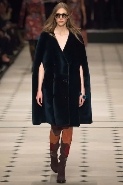 Look 4